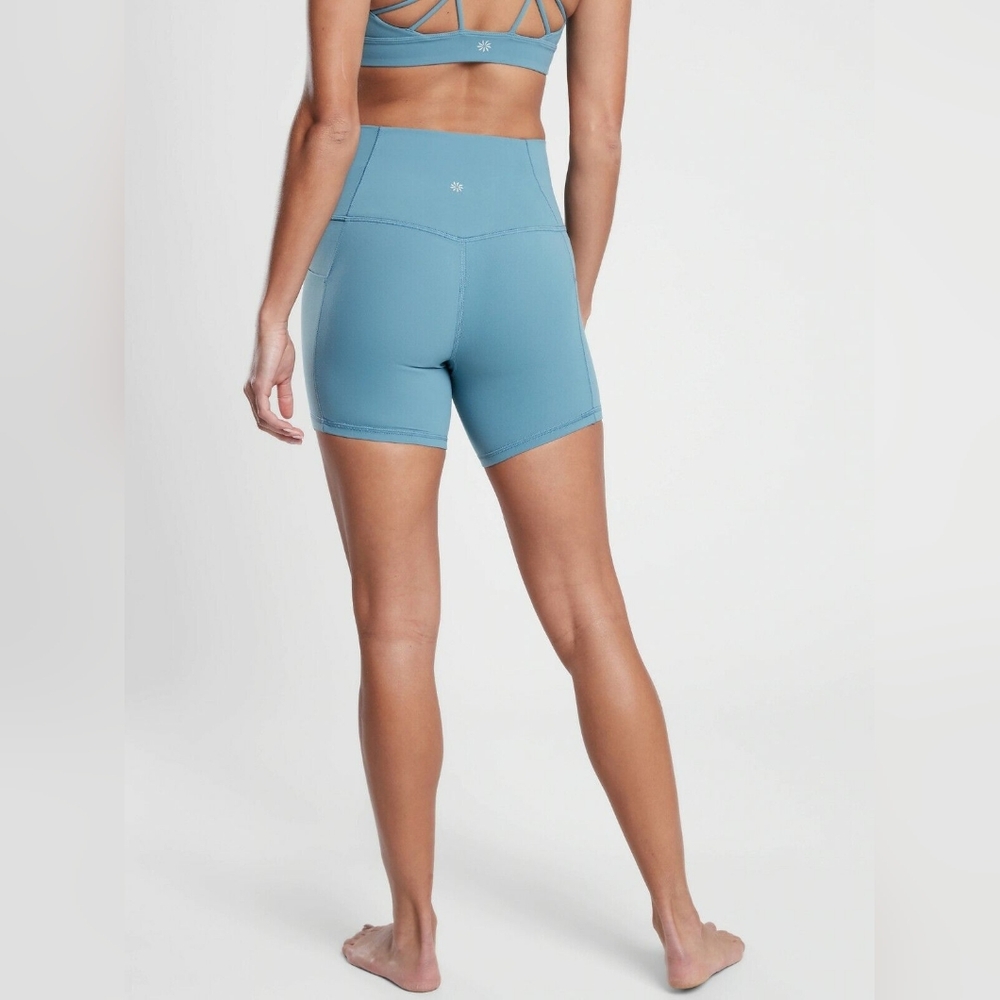 Athleta Salutation 5" Bike Shorts Riviera Blue